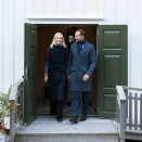 Kronprinsen og Kronprinsessen besøker Olav Duuns barndomsheim på Øver-Dun. Foto: Berit Roald, NTB scanpix